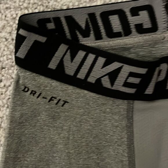 (2 item)Gray Nike Tee dri fit Running Marathon T shirt & Pro Combat Shorts M - Picture 3 of 6